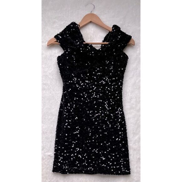 NWT Zara Festive Days Blogger’s Fave Sequined Velvet Off-the-Shoulder Mini Dress - Picture 13 of 16